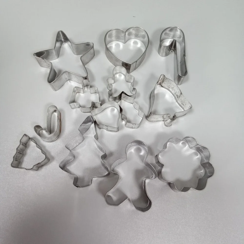 12pc Assorted Metal Cookie Cutters Christmas Shapes Gingerbread Tree Star‎